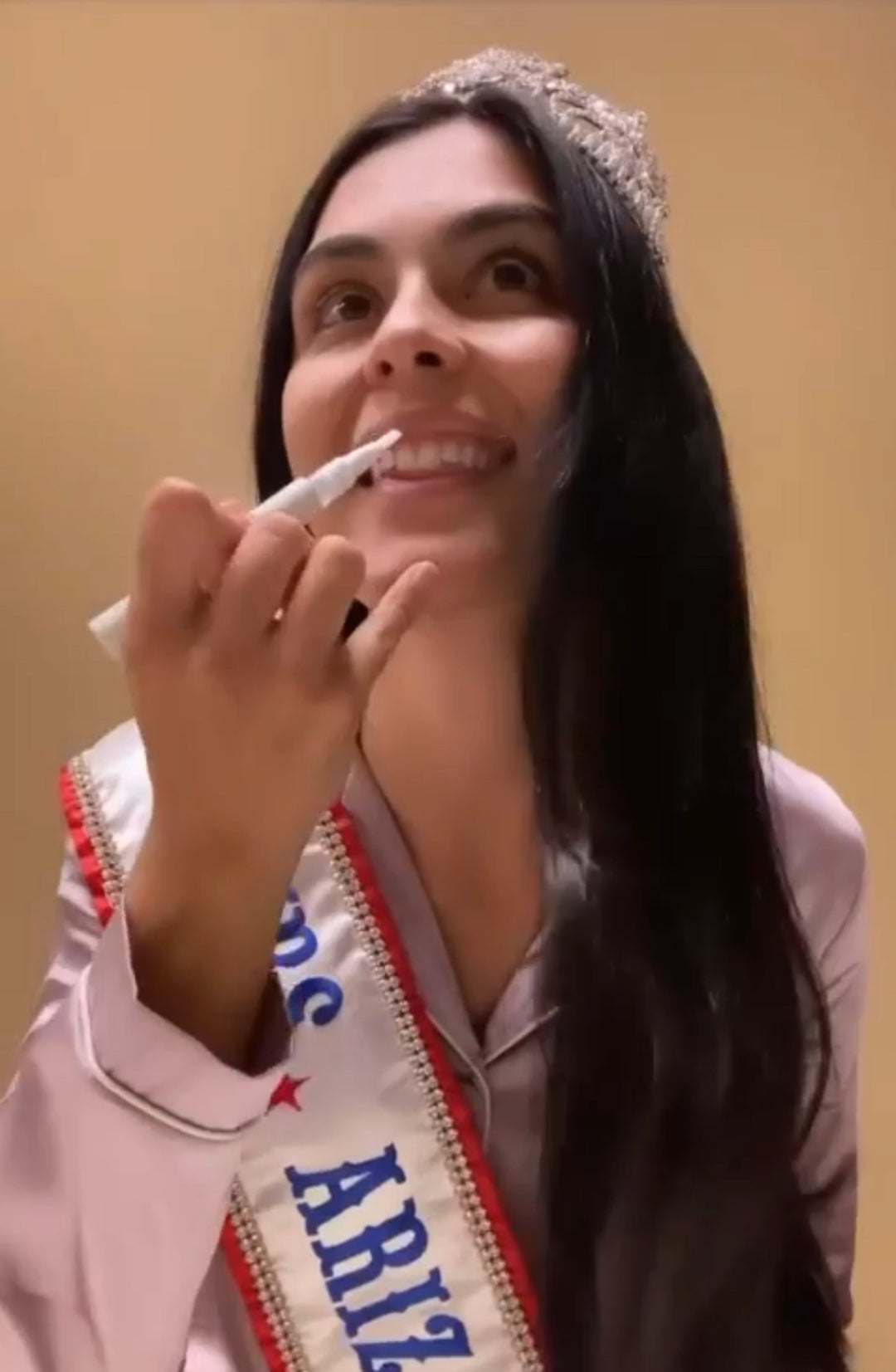 Mrs. Arizona for America uses Celebrity White Teeth Whtening by Celebrity Smiles Club